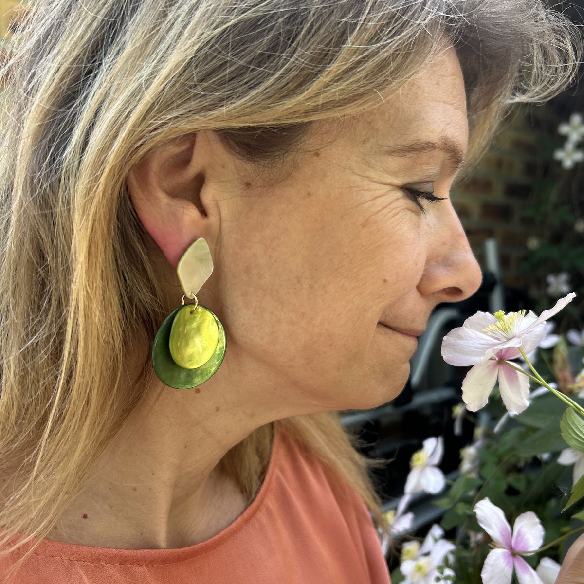 Boucles d'oreilles en nacre verte