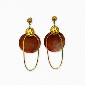 Boucles d’oreilles Nour nude en nacre - La Petite Sardine