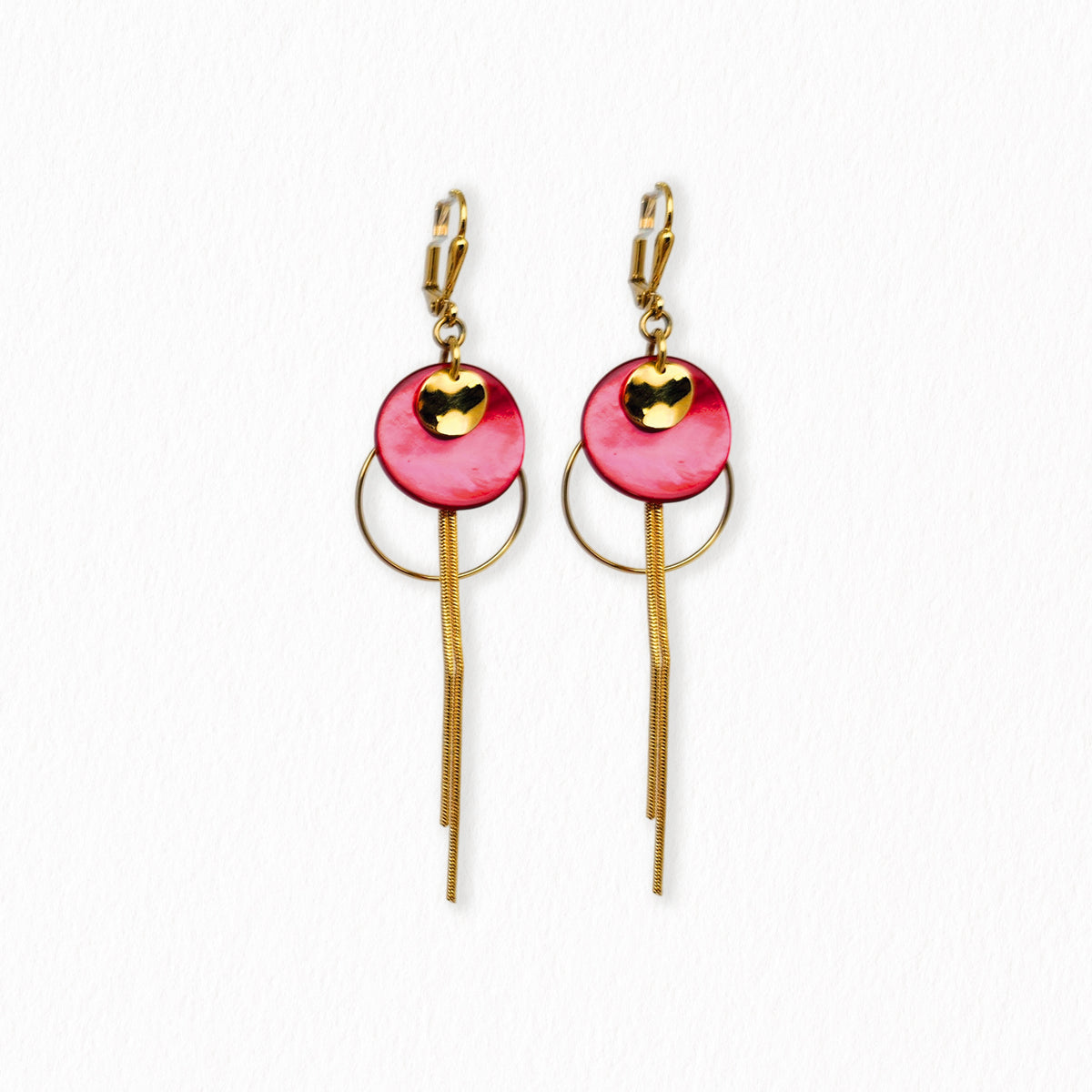Boucles d'oreilles en nacre fuschia Dormeuses Lou