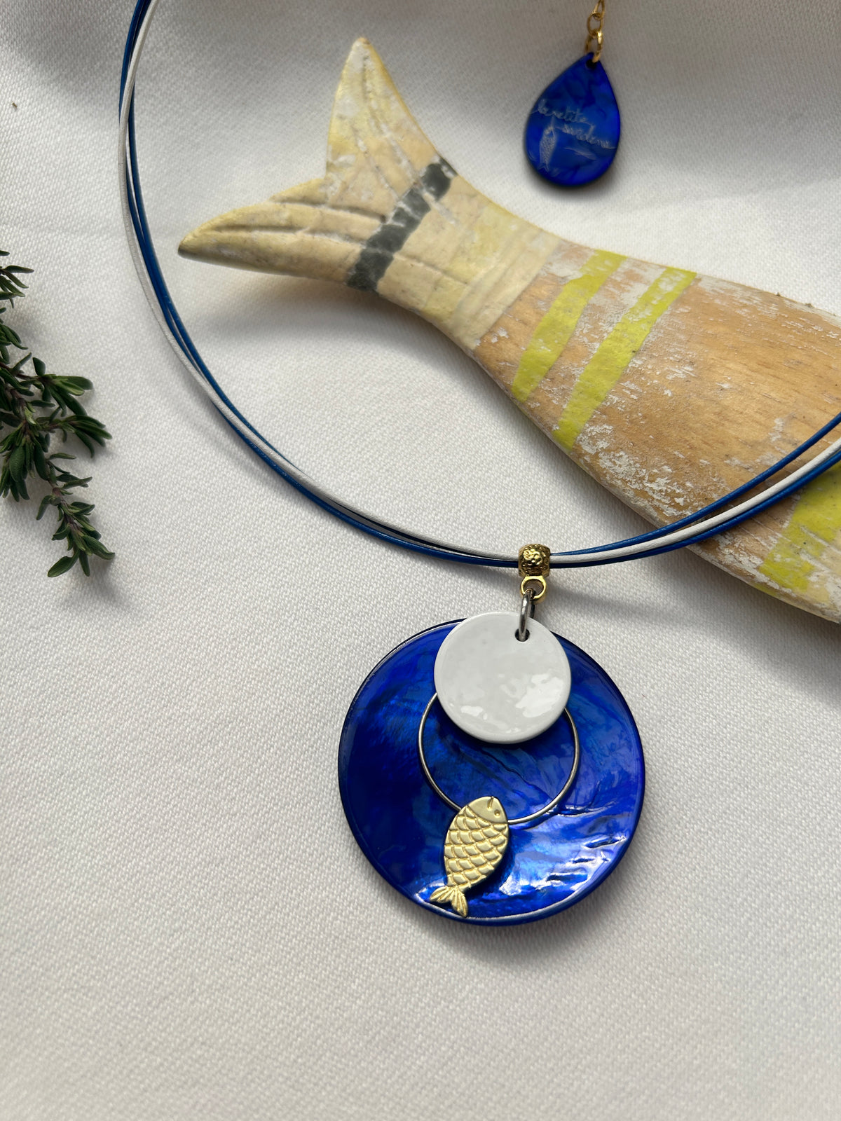 Collier-clea-nacre-poisson-dore-la-petite-sardine