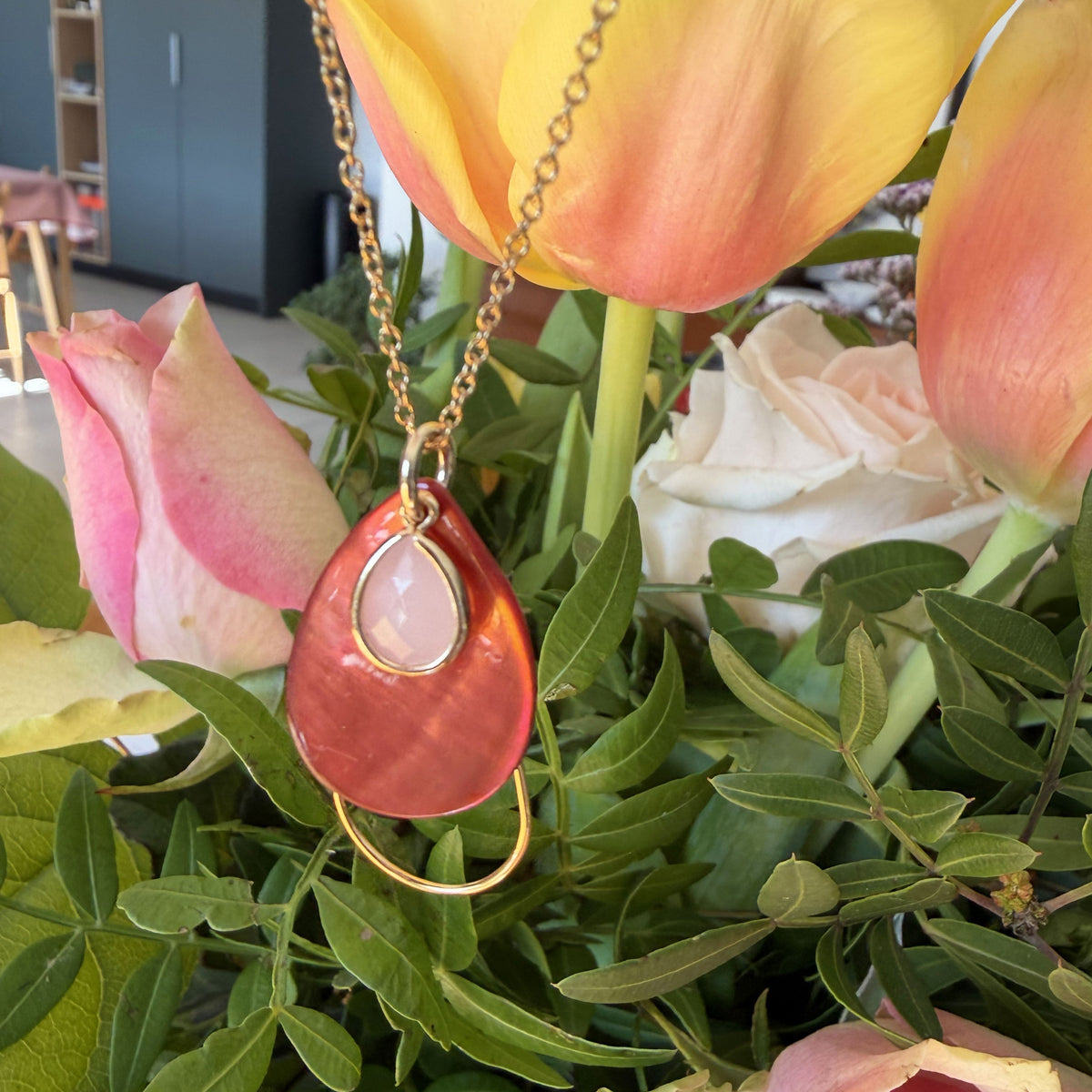 Collier-nacre-corail-la-petite-sardine-bijoux-Elma