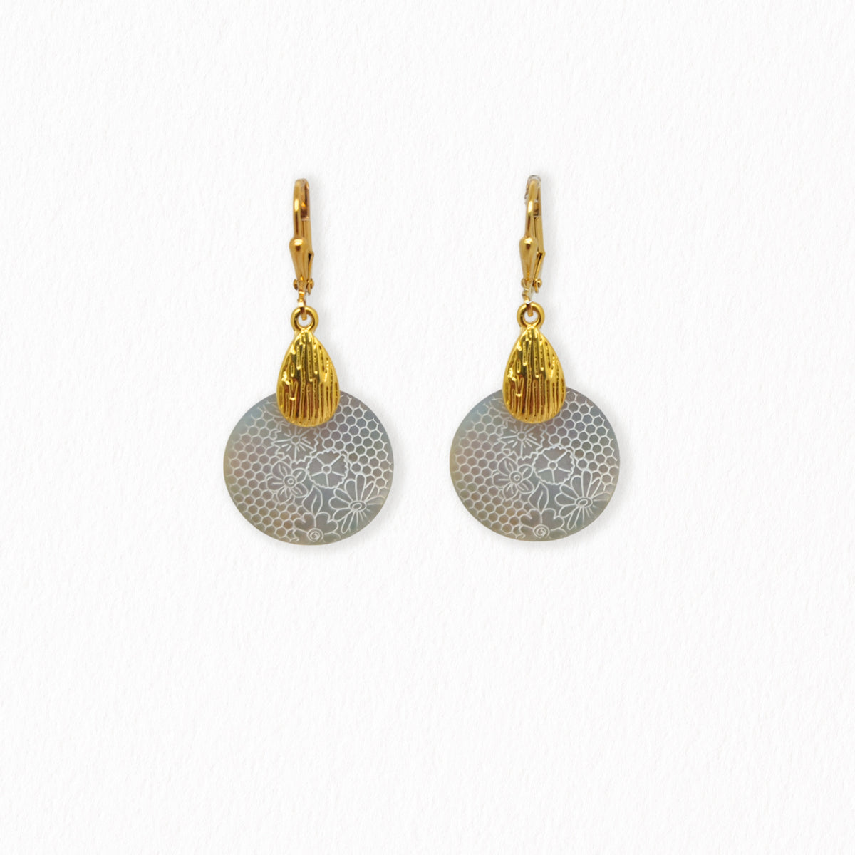 Boucles d'oreilles Nacre dentelle