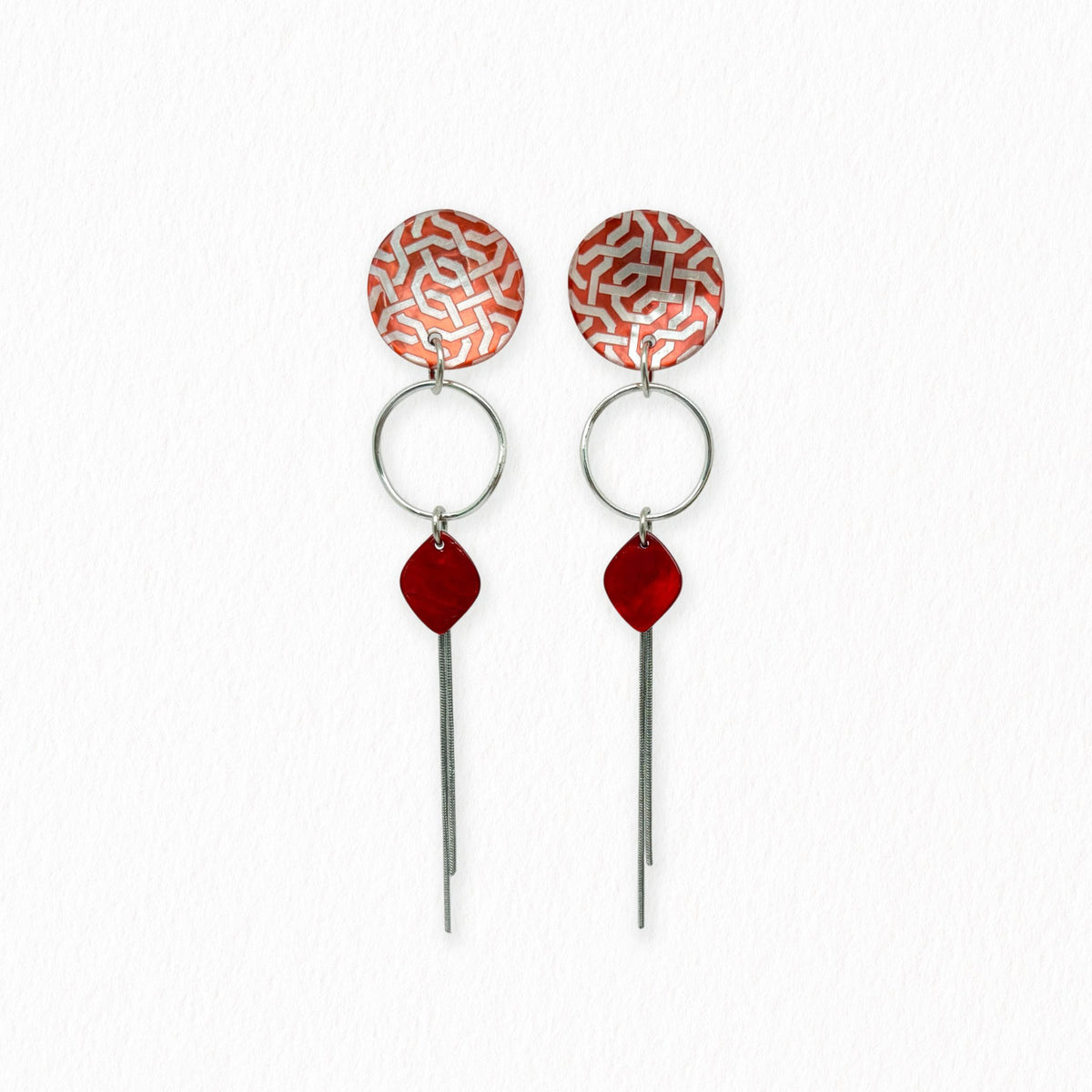 Boucles d’oreilles Madeleine rouge en nacre, finition plaquée argent