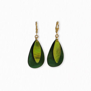 Boucles d'oreilles en nacre verte Solveig 