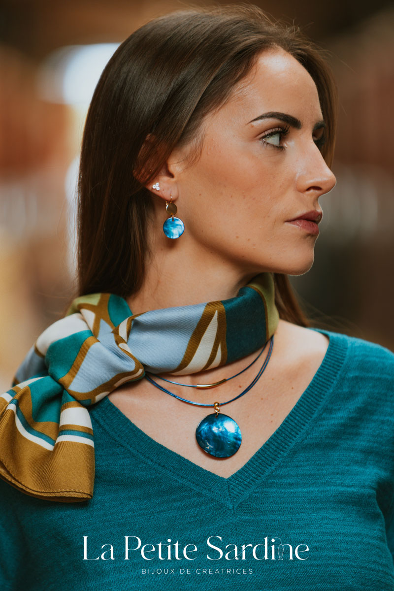 Collier nacre Blue