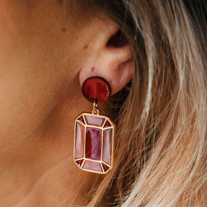 Boucles d’oreilles Albertine en résine, inspiration Art déco, portées