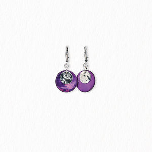 Boucles d’oreilles dormeuses en nacre – argentées