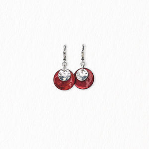 Boucles d’oreilles dormeuses en nacre – argentées