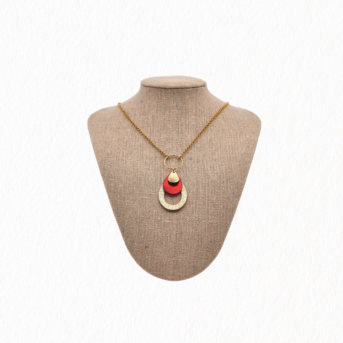 Collier Scarlett